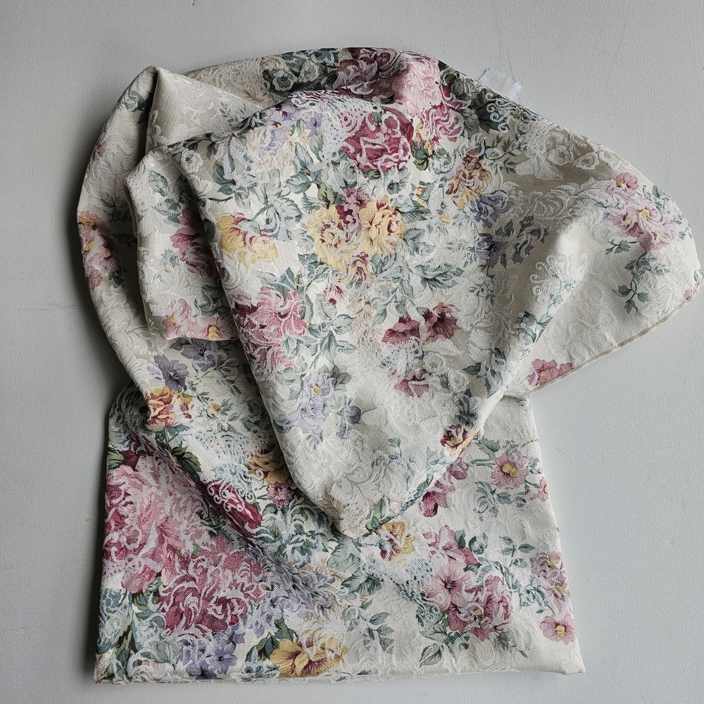1990s Vintage Jacquard Floral Doublesided Tablecloth Fabric #68